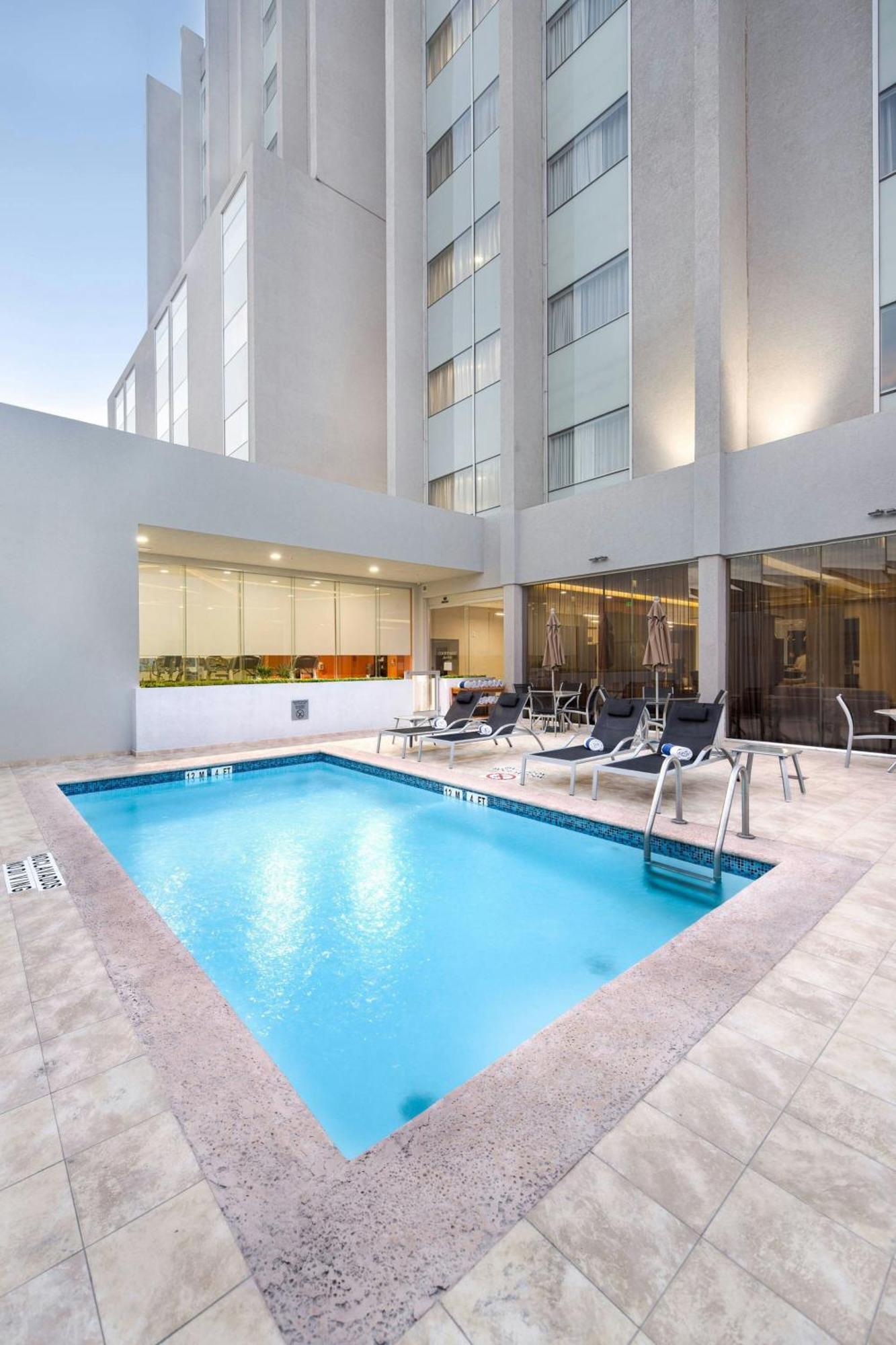 Courtyard By Marriott Saltillo Eksteriør bilde