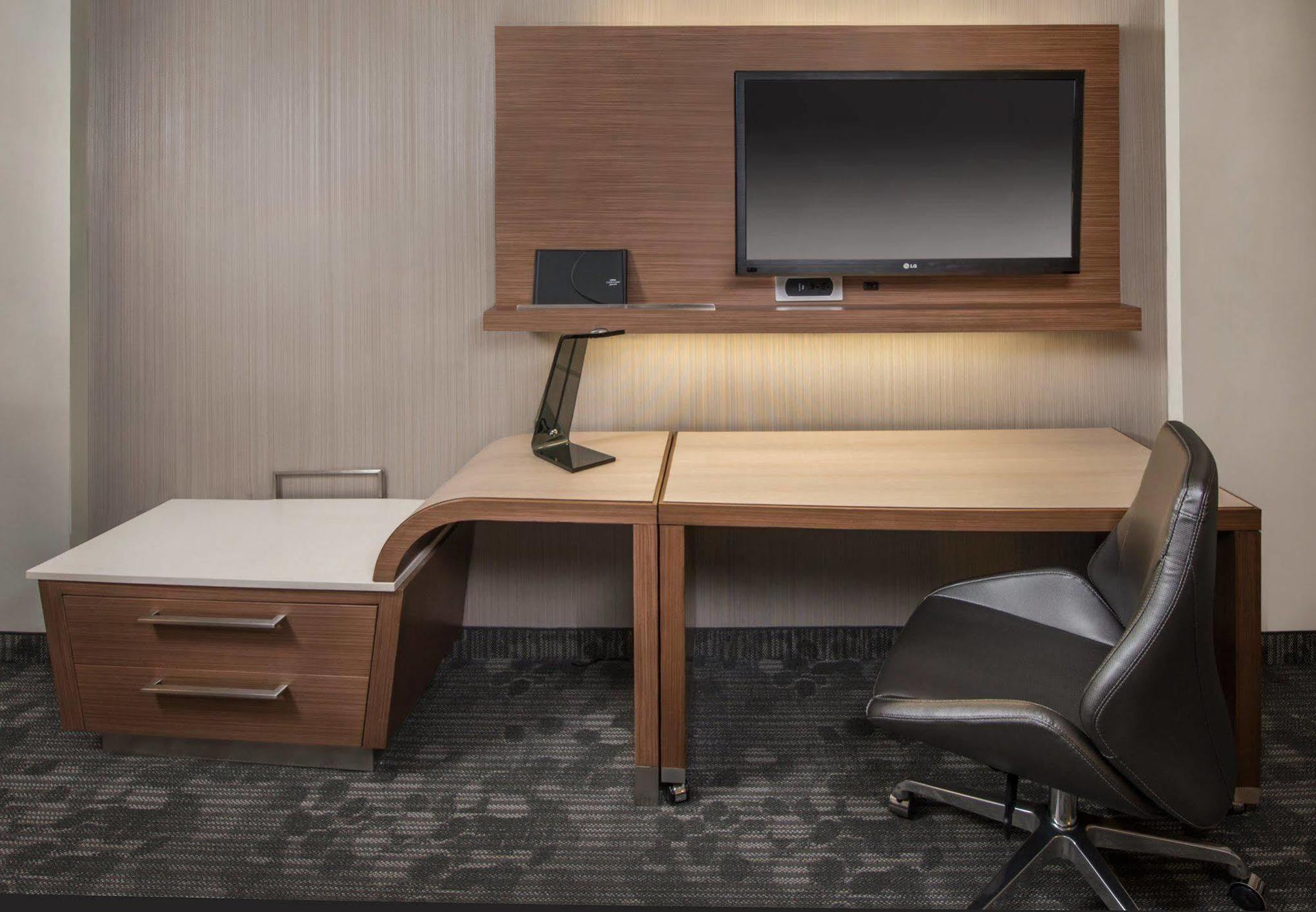 Courtyard By Marriott Saltillo Eksteriør bilde