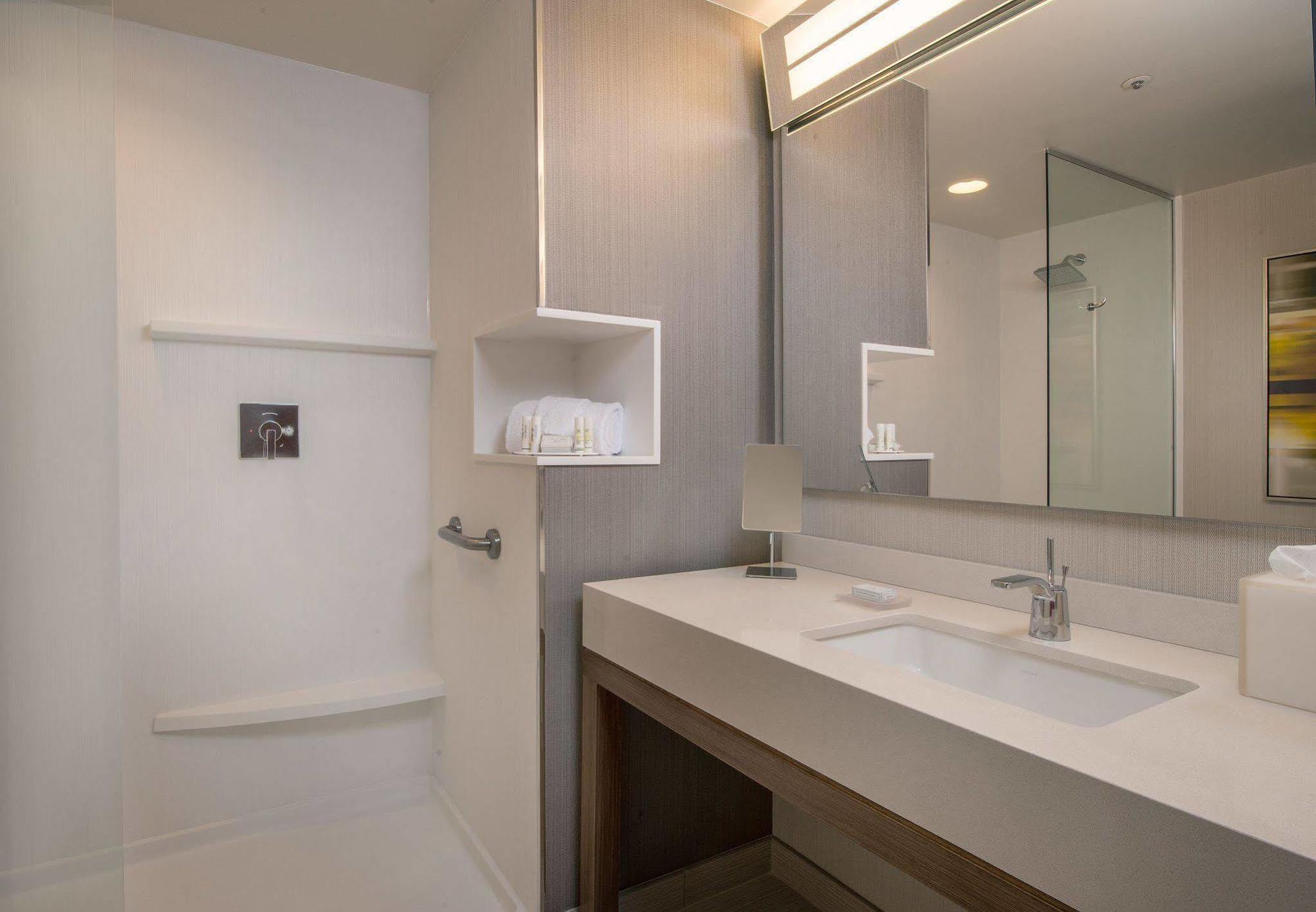 Courtyard By Marriott Saltillo Eksteriør bilde